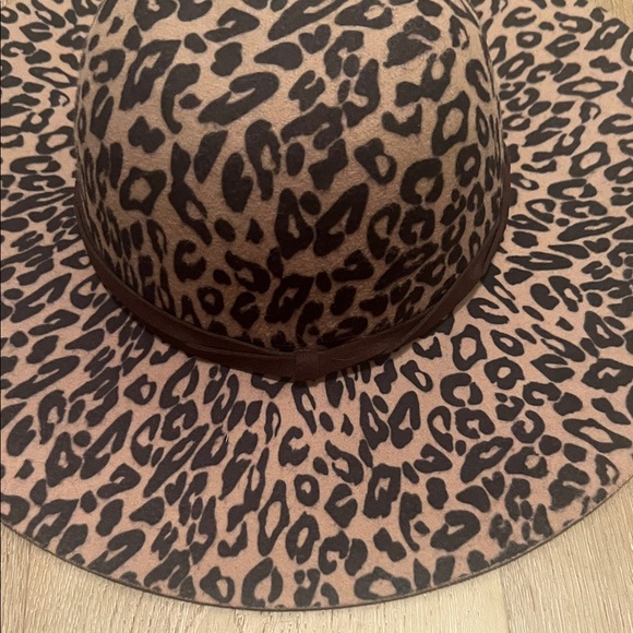Adora leopard hat - Picture 7 of 7